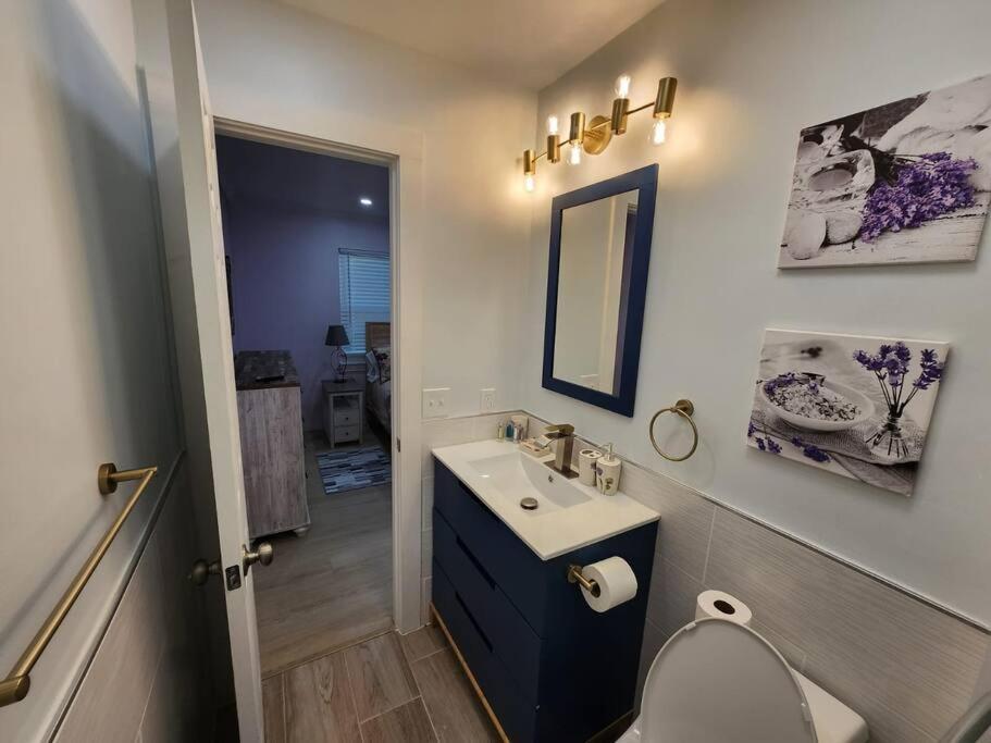 Modern Island Serenity!-Pet-Friendly Villa ヒルトンヘッドアイランド エクステリア 写真