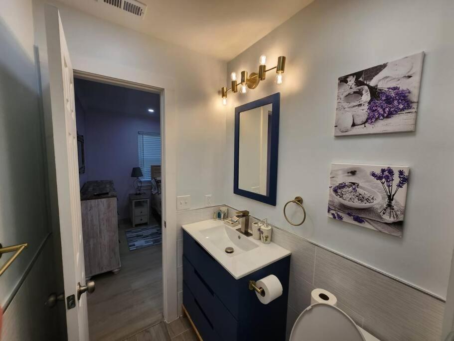 Modern Island Serenity!-Pet-Friendly Villa ヒルトンヘッドアイランド エクステリア 写真