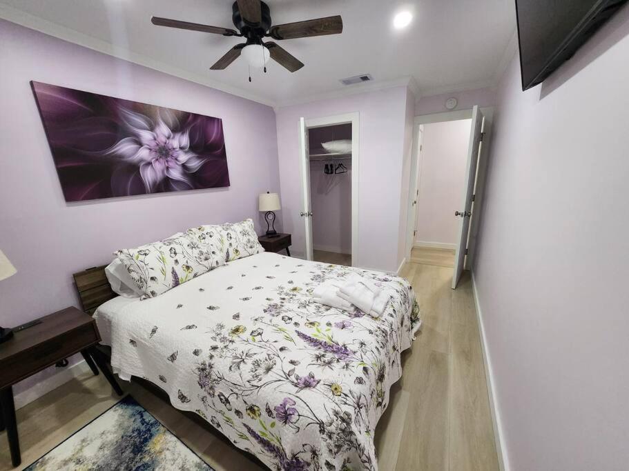 Modern Island Serenity!-Pet-Friendly Villa ヒルトンヘッドアイランド エクステリア 写真