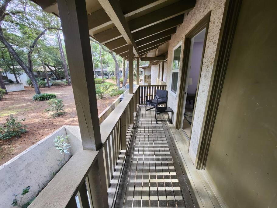 Modern Island Serenity!-Pet-Friendly Villa ヒルトンヘッドアイランド エクステリア 写真